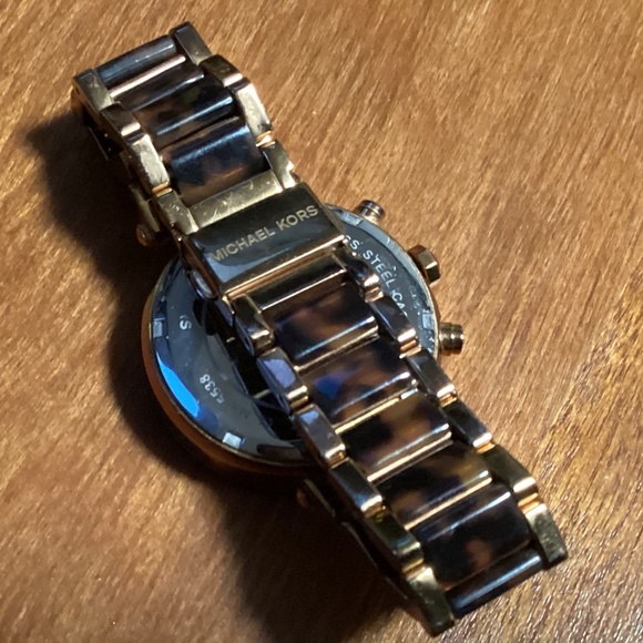 Michael Kors Rose Gold-tone/Tortoise Women’s Watch MK-5538 - Picture 4 of 16